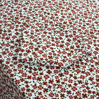 Christmas Meadow Tablecloth Christmas clovered red green and white tableware Chefanie 